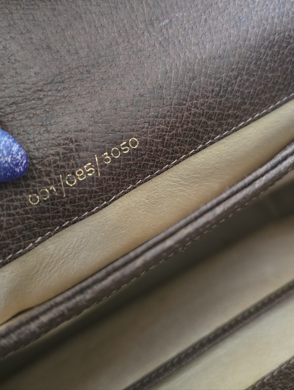 Vintage Gucci Brown Leather Structured Shoulder Bag with GG Logo & Serial # - Picture 15 of 16